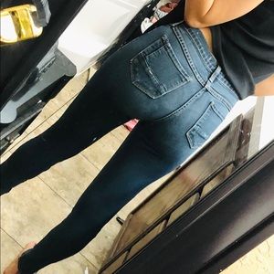 Flying monkey size 27